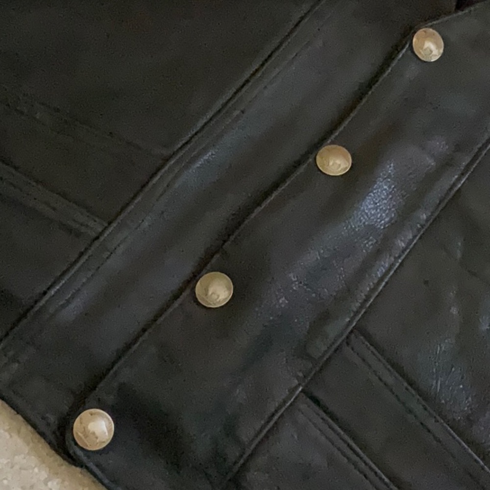 Walter Dyer Genuine Leather Biker Vest with Buffalo Nickel Snaps - Picture 2 of 14